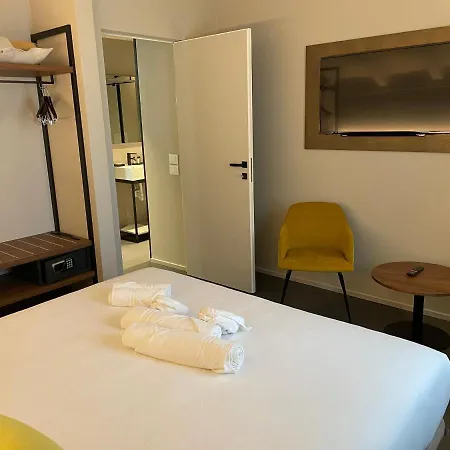 Отель Clementina Boutique 4*