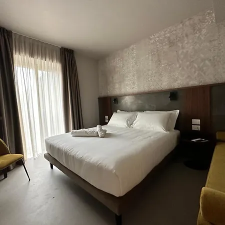 Отель Clementina Boutique 4*
