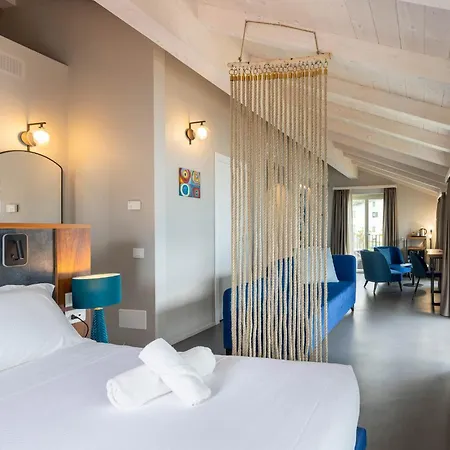 Отель Clementina Boutique 4*
