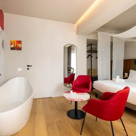 Отель Clementina Boutique 4*