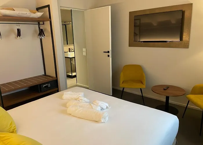 Отель Clementina Boutique 4*